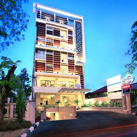 Cordela Hotel Сиребон Екстериор снимка