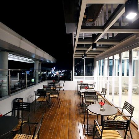 Cordela Hotel Сиребон Екстериор снимка