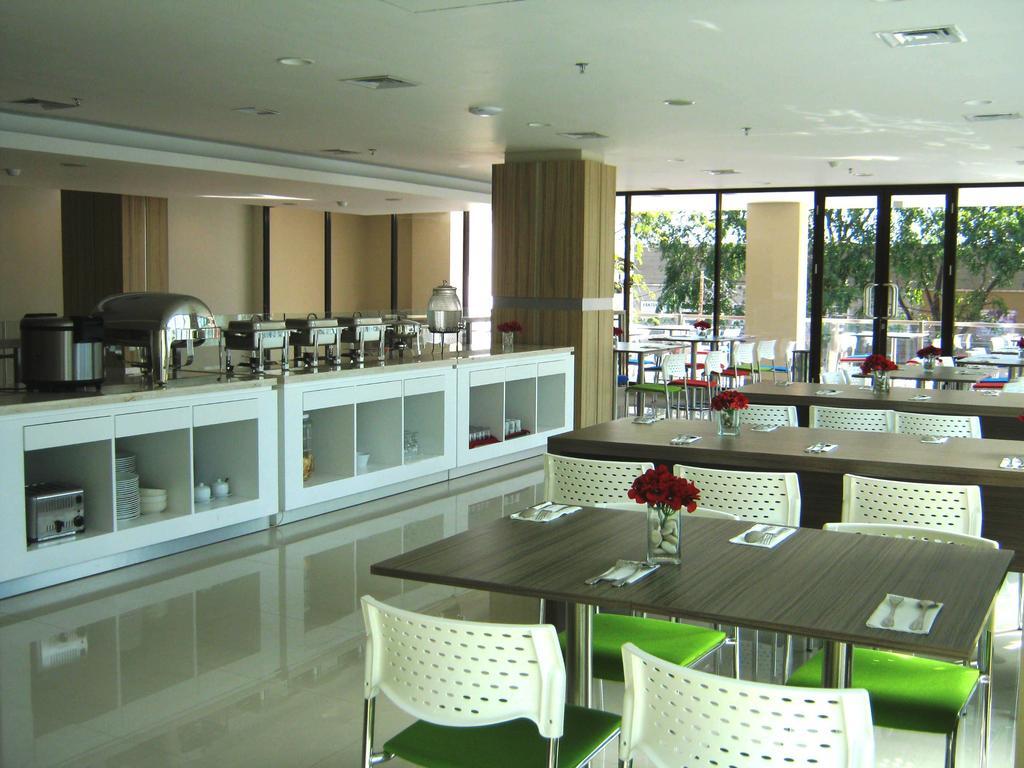Cordela Hotel Сиребон Екстериор снимка