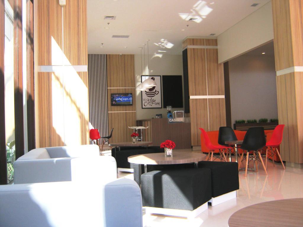 Cordela Hotel Сиребон Екстериор снимка