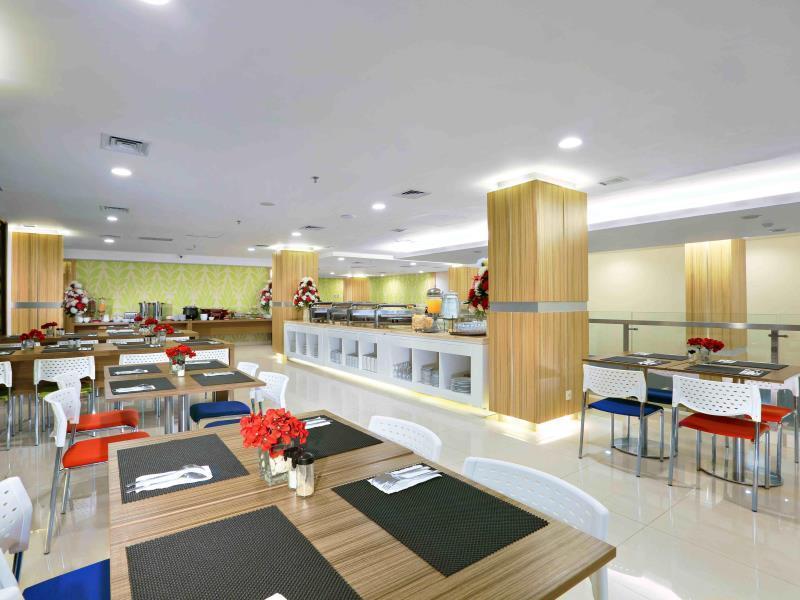 Cordela Hotel Сиребон Екстериор снимка