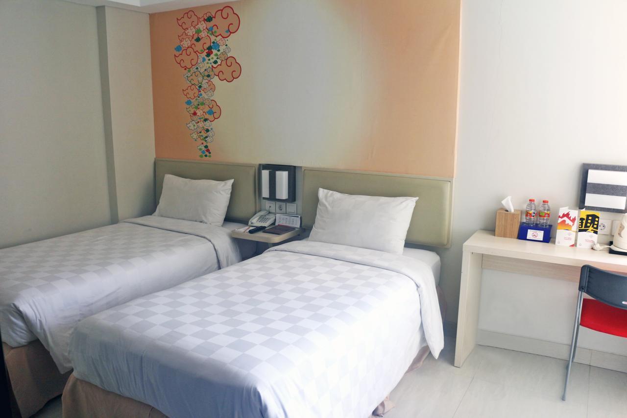Cordela Hotel Сиребон Екстериор снимка