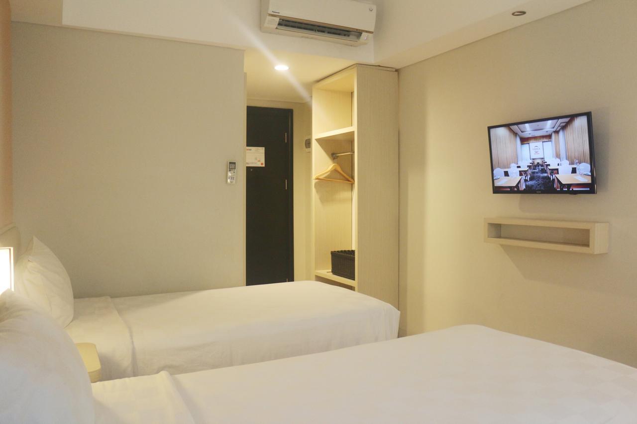 Cordela Hotel Сиребон Екстериор снимка