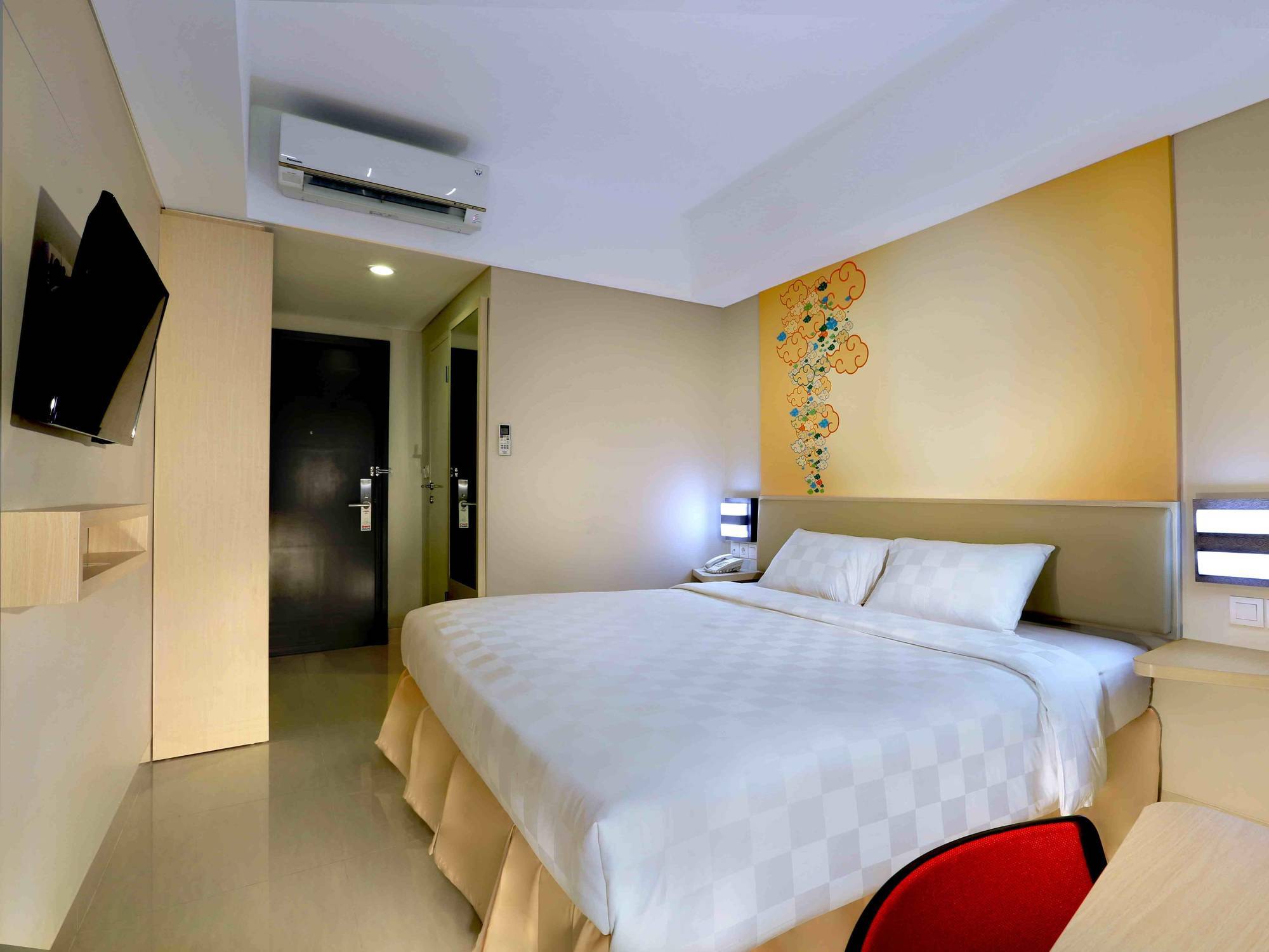 Cordela Hotel Сиребон Екстериор снимка